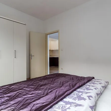 Modernes Nur 300 Meter Zum Mit Terrasse, Privatparkplatz, Wifi