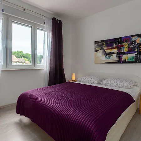 Modernes Nur 300 Meter Zum Mit Terrasse, Privatparkplatz, Wifi Daire *