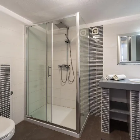 Modernes Nur 300 Meter Zum Mit Terrasse, Privatparkplatz, Wifi *