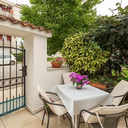 Daire Modernes Nur 300 Meter Zum Mit Terrasse, Privatparkplatz, Wifi