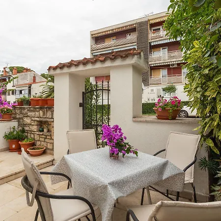 Modernes Nur 300 Meter Zum Mit Terrasse, Privatparkplatz, Wifi * Poreč